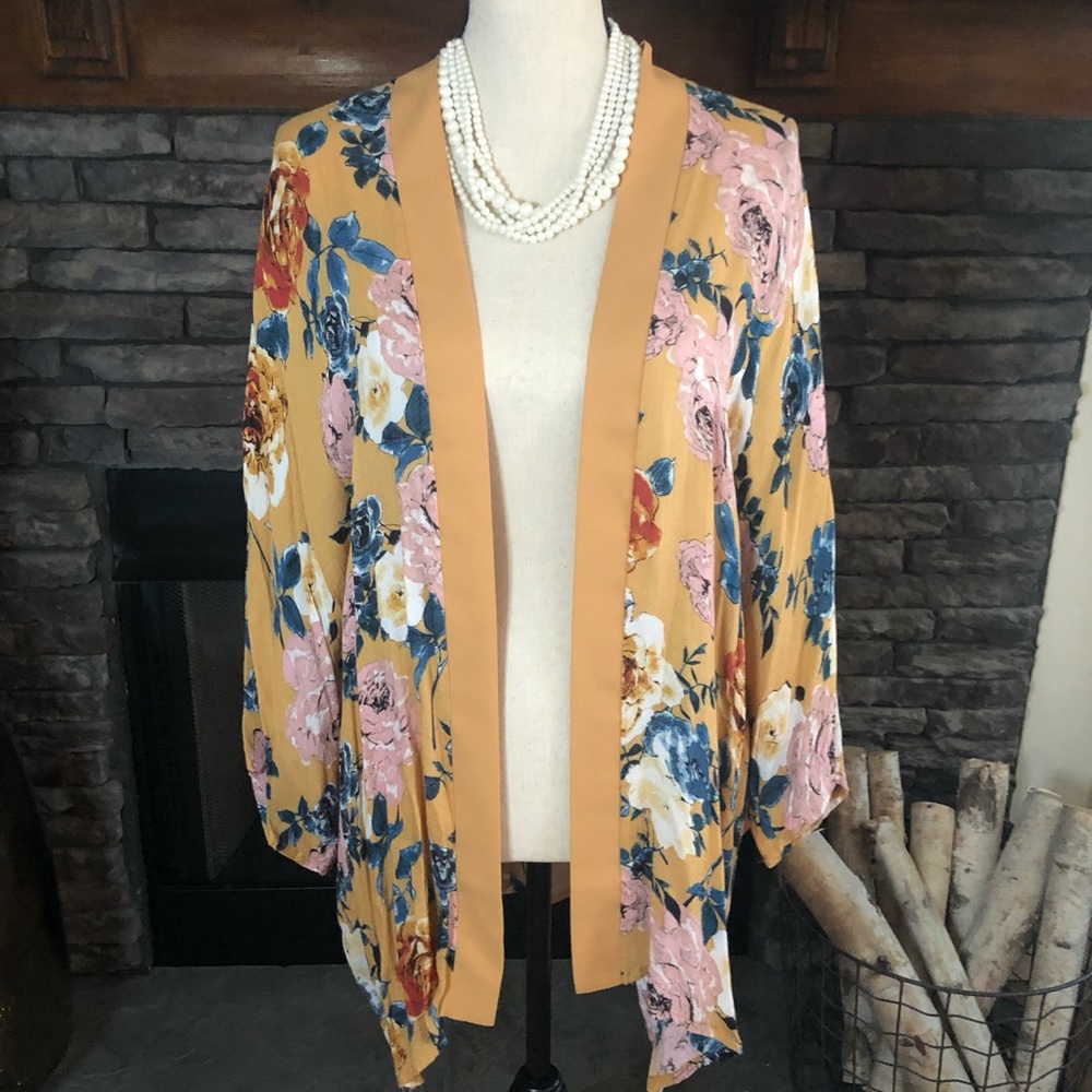 Xhilaration Floral Kimono